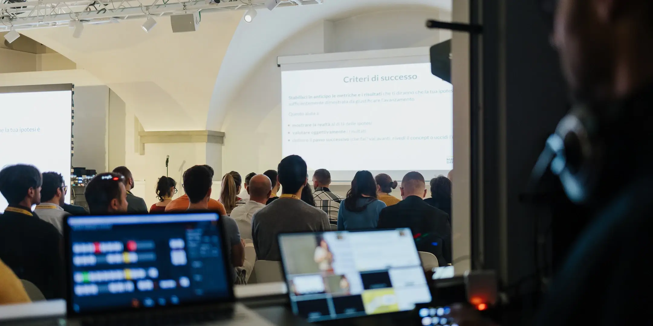 006-slider_auditorium.webp
